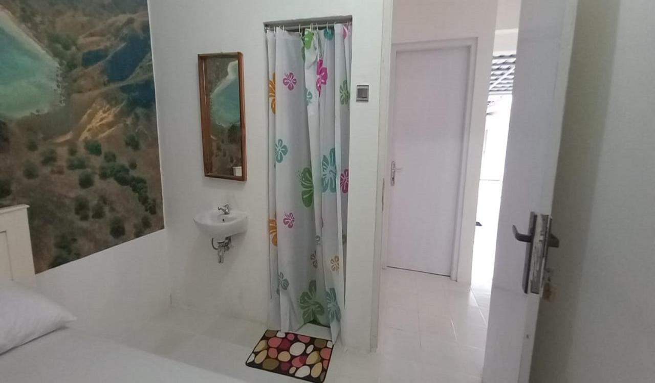 Oyo 90974 Homestay Golo Koe Sejahtera Labuan Bajo Extérieur photo