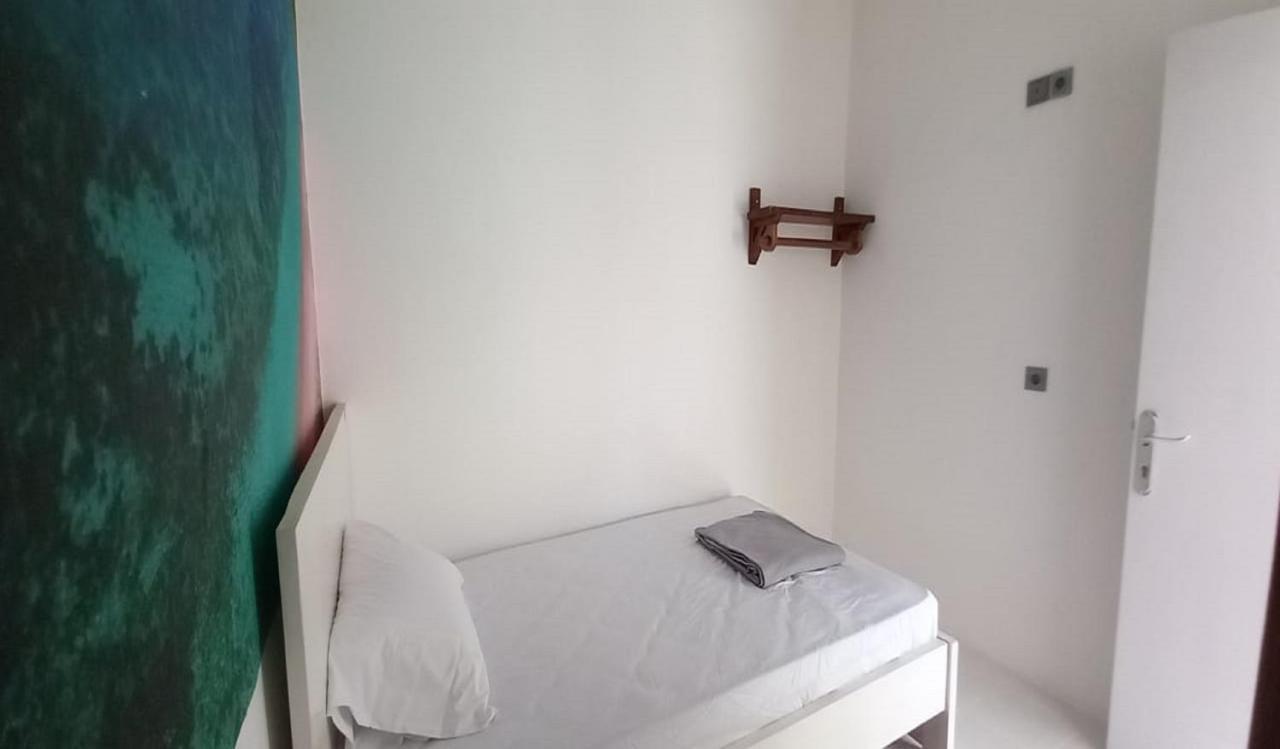 Oyo 90974 Homestay Golo Koe Sejahtera Labuan Bajo Extérieur photo